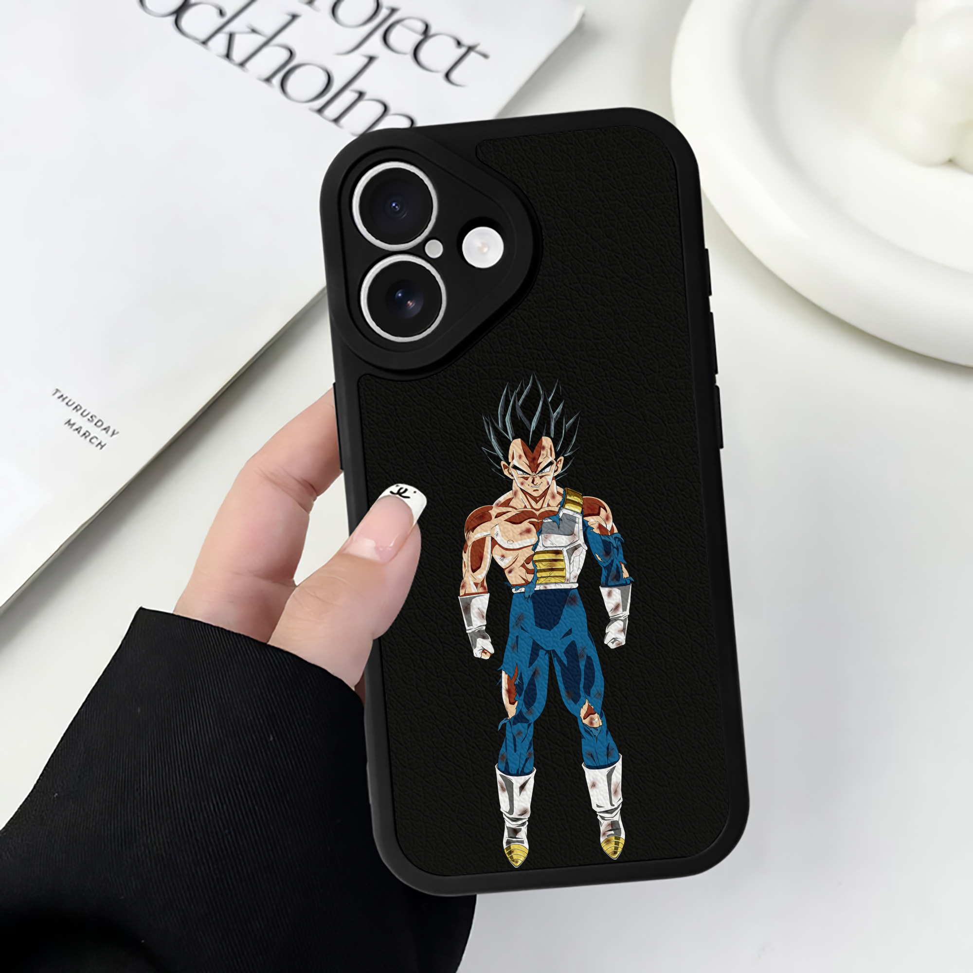（画像用） ドラゴンボール ベジータ四世（Bejīta Yonsei）DRAGON BALL Vegeta IV 【iPhone 16シリーズ対応】シリコンスマホケース（レザー調） 材質：シリコン